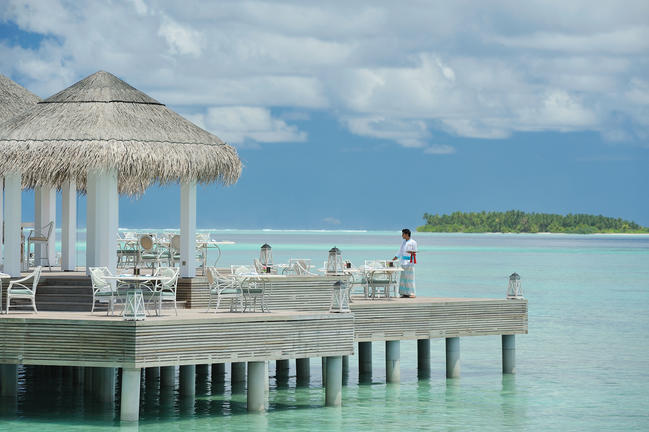 ayada_maldives_dining_ocean_breeze_restaurant_1