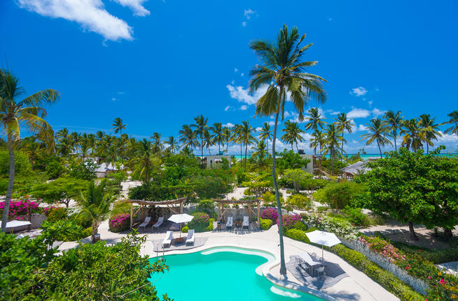 _hotel_grounds
